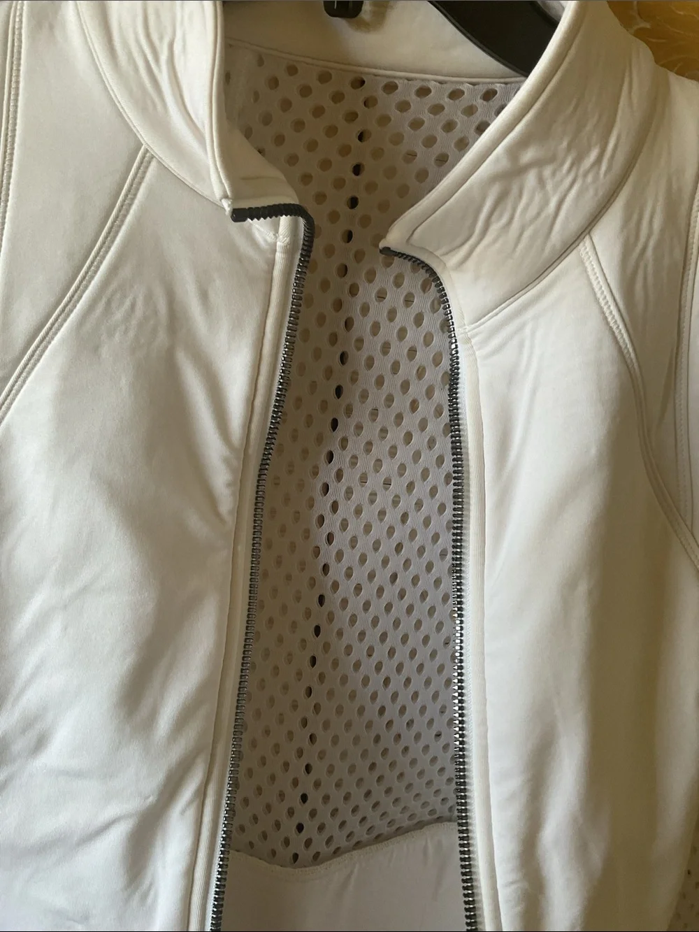 Alo Perforated Jacket GUC